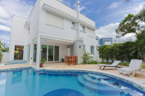 Casa c/ piscina em Jurerê Internacional AT9124